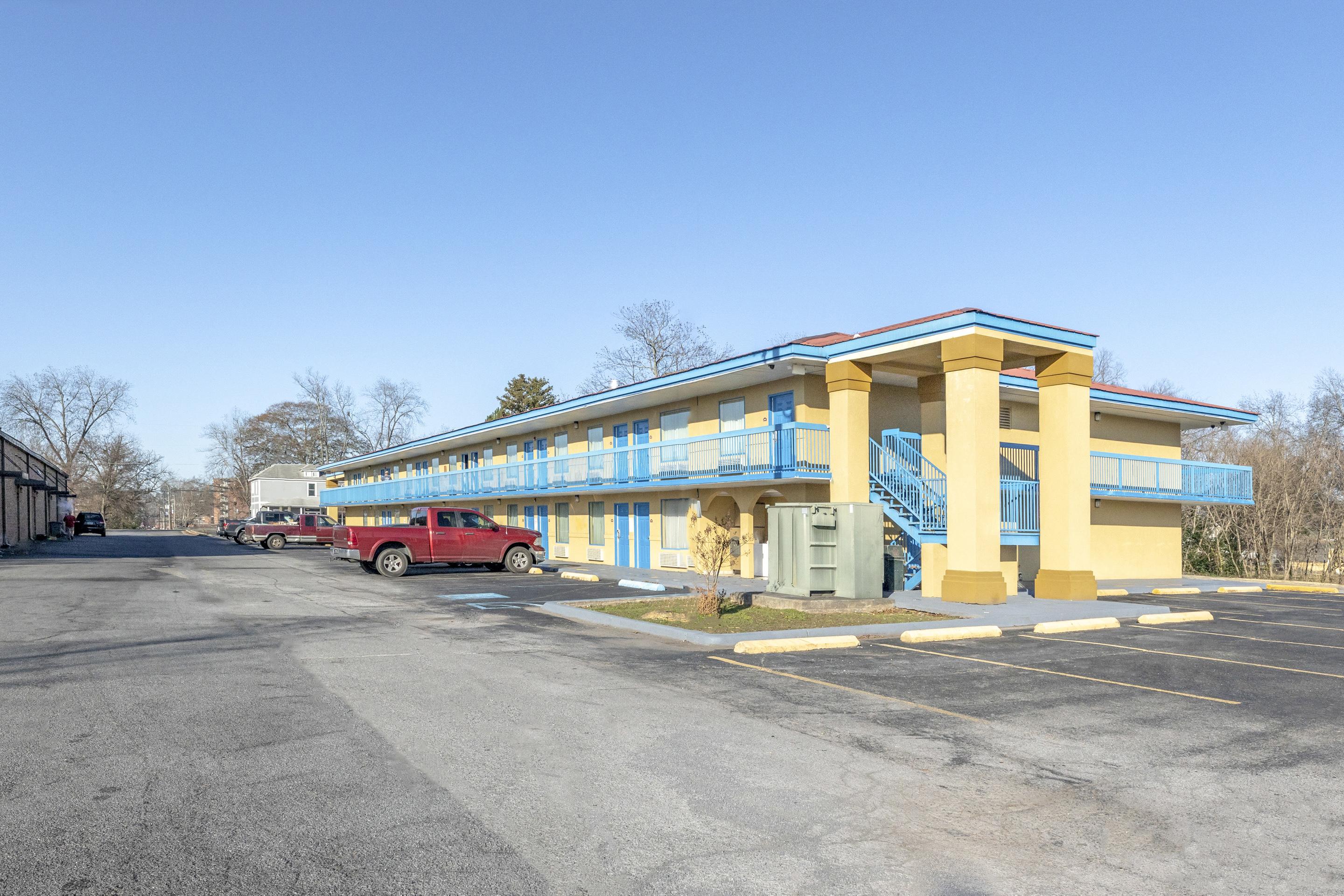 Oyo Hotel Rome Ga Historic District Exteriör bild
